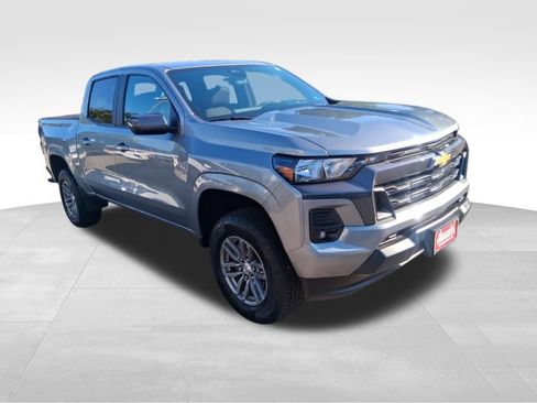 Used 2024 Chevrolet Colorado LT w/ LT Convenience Package AWD/4WD image 7
