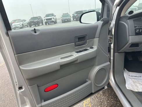 Used 2005 Dodge Durango SXT image 15