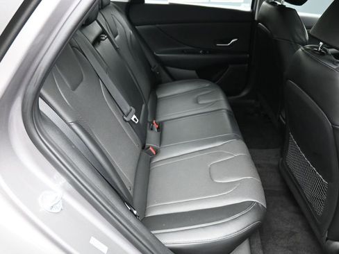 Certified 2023 Hyundai Elantra Limited w/ Preferred Accessory Package FWD image 23