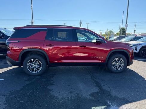 New 2026 Chevrolet Traverse LT w/ Driver Confidence Package FWD image 9