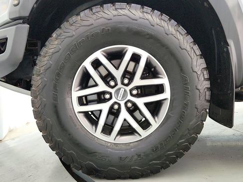 Used 2017 Ford F150 Raptor w/ Equipment Group 802A Luxury AWD/4WD image 39