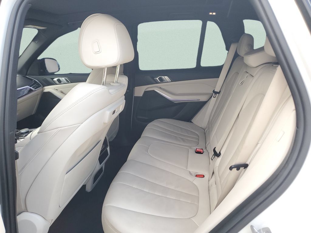Used 2020 BMW X5 sDrive40i w/ Convenience Package RWD image 10