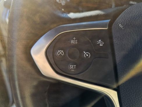 Used 2022 Chevrolet Traverse LT w/ LPO, Floor Liner Package image 16