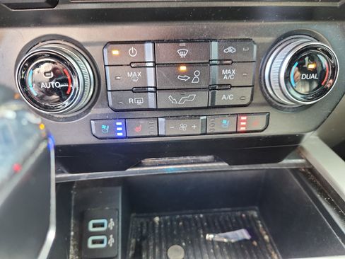 Used 2018 Ford F150 Lariat w/ Equipment Group 502A Luxury image 16