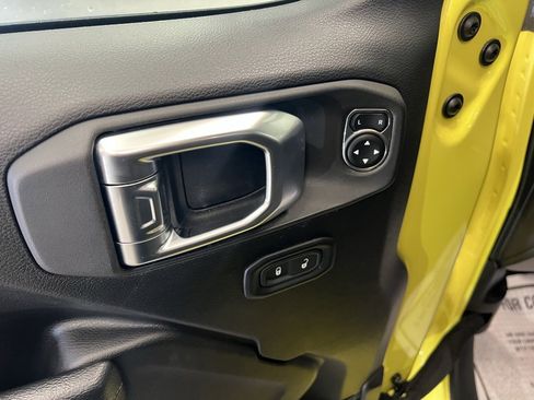 Used 2023 Jeep Wrangler Unlimited Rubicon w/ Dual Top Group image 14