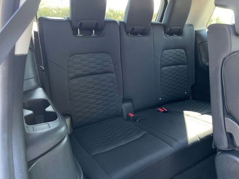 Used 2025 Nissan Pathfinder SV image 31