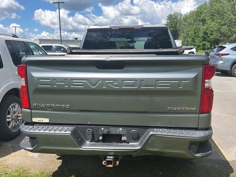 Used 2019 Chevrolet Silverado 1500 Custom w/ Custom Value Package AWD/4WD image 7