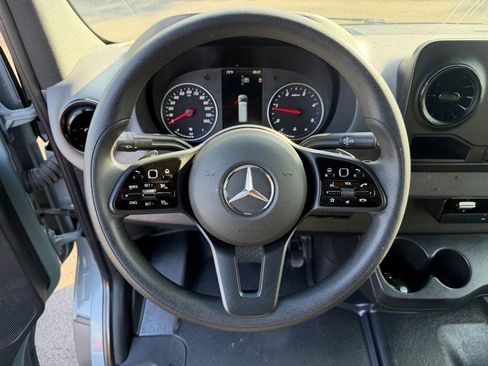 Used 2024 Mercedes-Benz Sprinter 2500 image 16