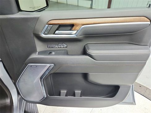 Used 2023 Chevrolet Silverado 1500 High Country image 42