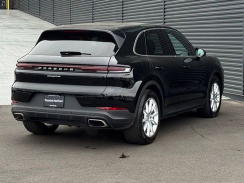 Used 2024 Porsche Cayenne image 7