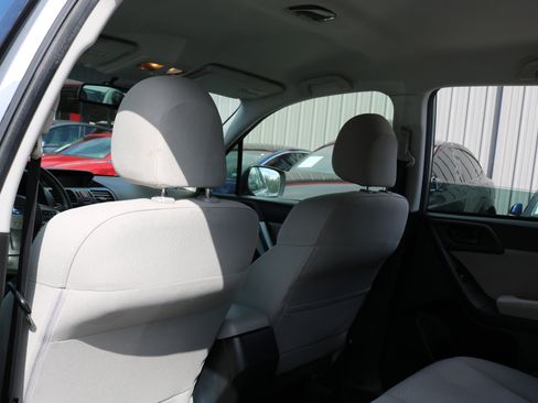 Used 2015 Subaru Forester 2.5i w/ Alloy Wheel Package image 31