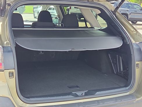 Used 2020 Subaru Outback Premium AWD/4WD image 9