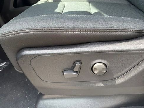 New 2026 RAM 1500 4x4 Crew Cab image 15