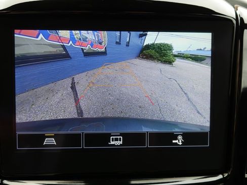 Used 2023 Chevrolet Traverse LT FWD image 31