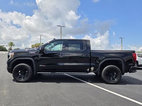 Used 2022 GMC Sierra 1500 AT4 w/ AT4 Premium Package AWD/4WD image 3