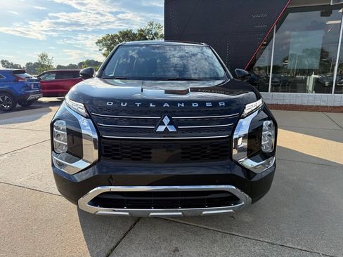 Used 2024 Mitsubishi Outlander SE AWD/4WD image 25