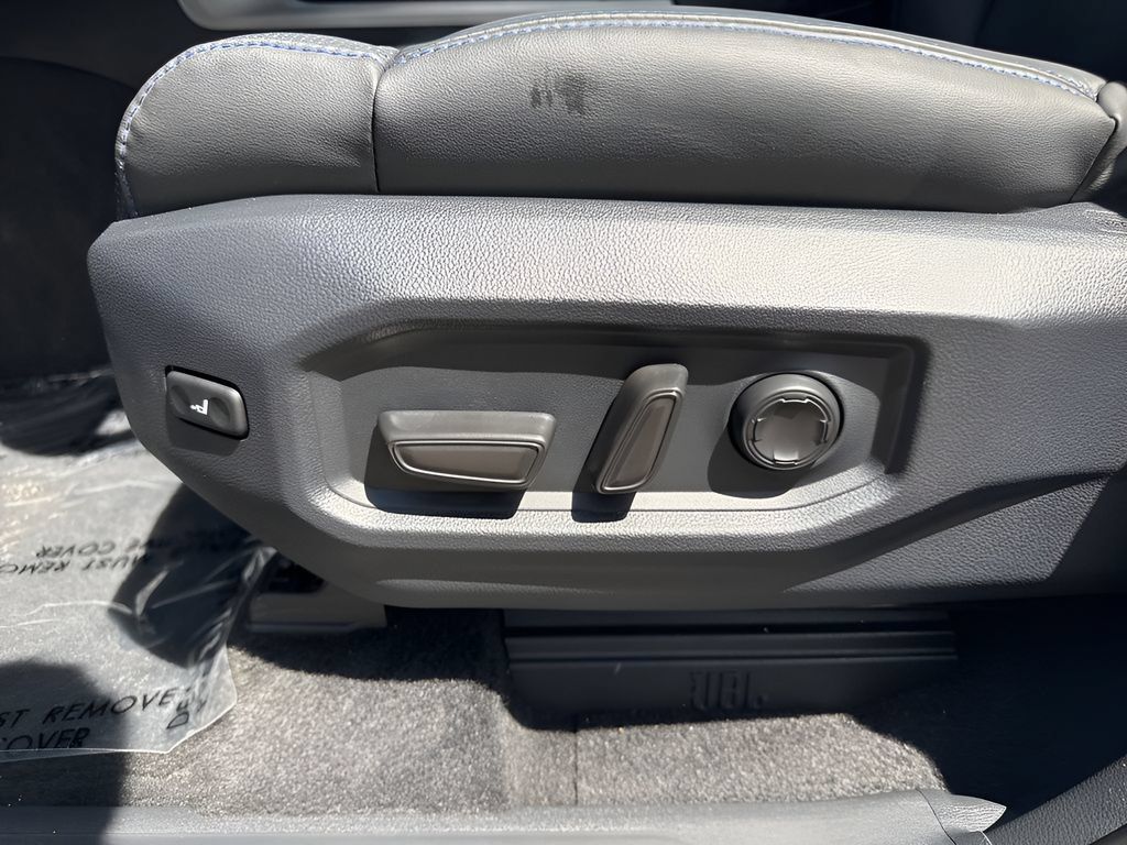 Used 2026 Toyota Sequoia Platinum AWD/4WD image 10