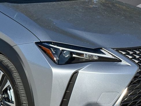 New 2026 Lexus UX 300h FWD image 10