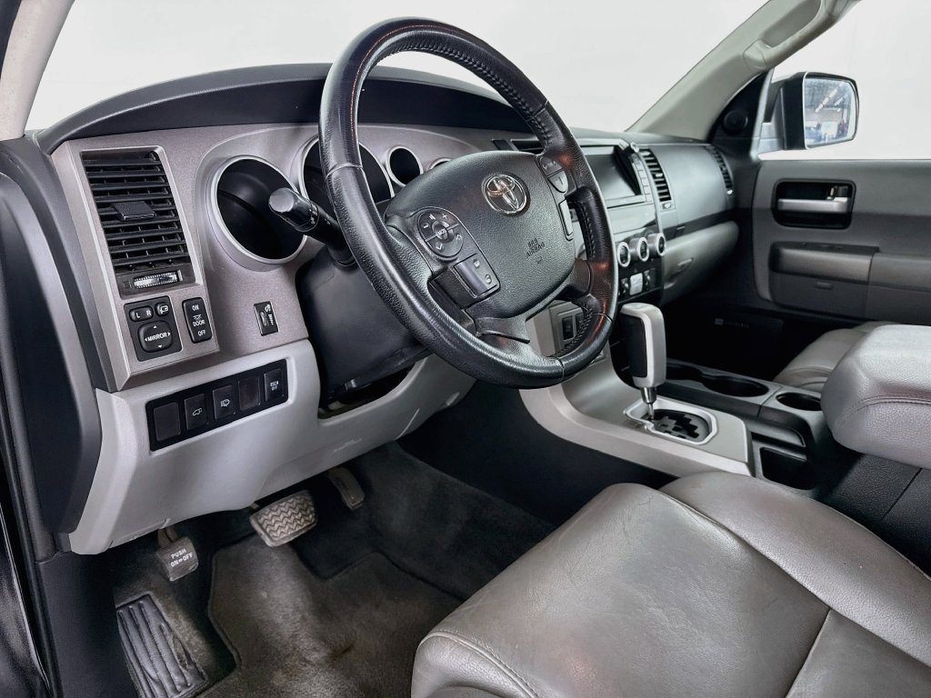 Used 2012 Toyota Sequoia Limited AWD/4WD image 4