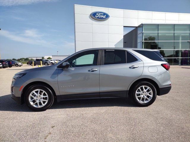 Used 2024 Chevrolet Equinox LT FWD image 2
