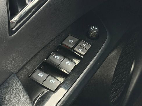 Used 2017 Toyota Prius Three image 16