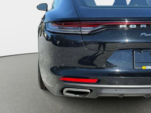 Used 2022 Porsche Panamera 4 image 23
