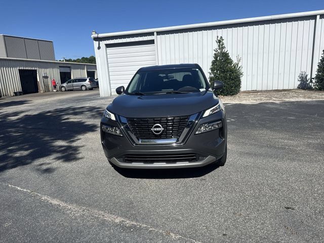 Used 2023 Nissan Rogue SV FWD image 2