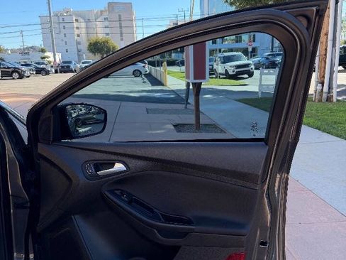 Used 2017 Ford Focus SE image 21