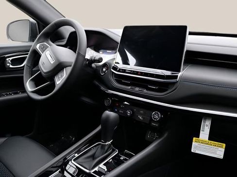 New 2026 Jeep Compass Latitude image 18