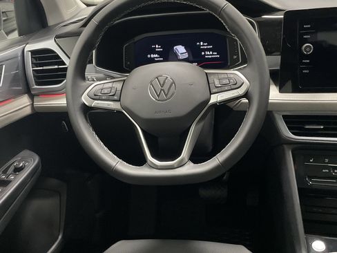 New 2025 Volkswagen Taos SEL image 10