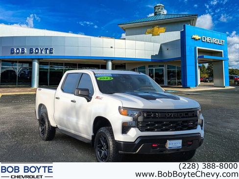 Used 2023 Chevrolet Silverado 1500 Custom Trail Boss AWD/4WD image 1