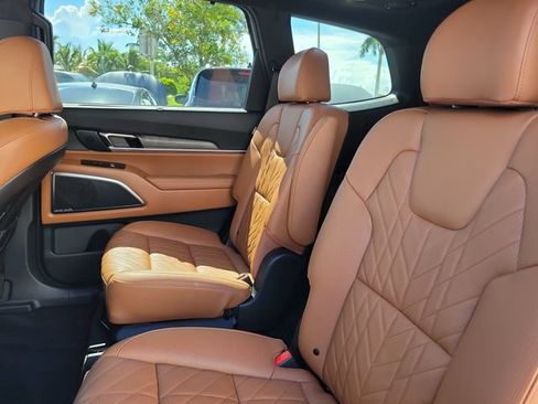 Certified 2025 Kia Telluride SX Prestige X-Line AWD/4WD image 10
