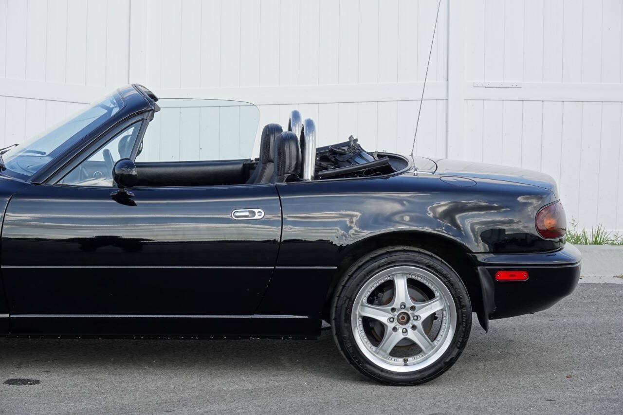 Used 1996 MAZDA MX-5 Miata RWD image 21