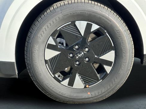 New 2026 Kia Carnival LXS image 25