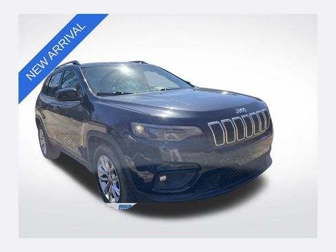 Used 2019 Jeep Cherokee Latitude w/ Popular Appearance Group image 1