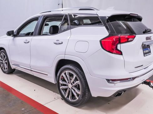Used 2018 GMC Terrain Denali w/ Advanced Safety Package image 8