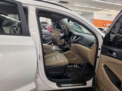 Used 2016 Hyundai Tucson Limited w/ Option Group 03 AWD/4WD image 36