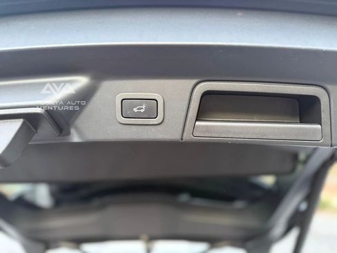 Used 2020 Land Rover Range Rover Velar R-Dynamic S image 58