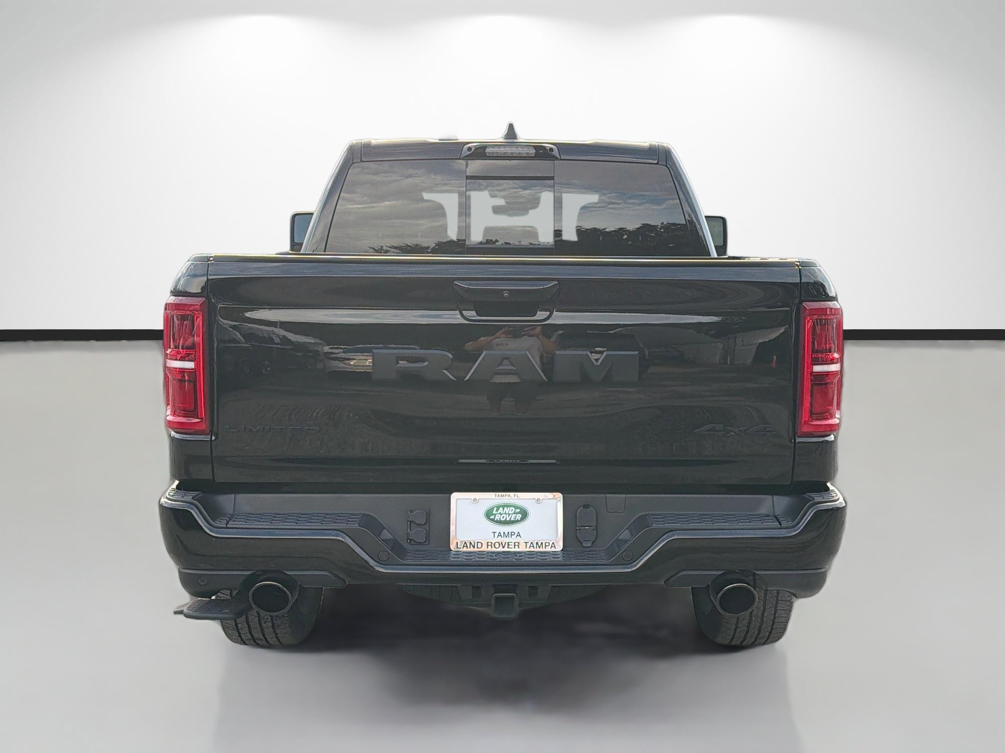 Used 2025 RAM 1500 Limited AWD/4WD image 4