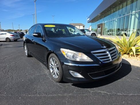 Used 2013 Hyundai Genesis 3.8 w/ Technology Pkg image 1