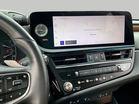 Used 2024 Lexus ES 350 w/ Premium Package FWD image 6