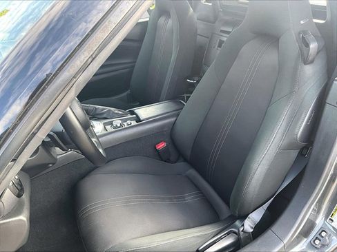 Used 2020 MAZDA MX-5 Miata Club image 24