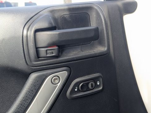 Used 2014 Jeep Wrangler Unlimited Rubicon w/ Connectivity Group image 24