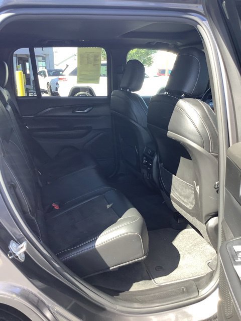 Certified 2024 Jeep Grand Cherokee Altitude AWD/4WD image 29