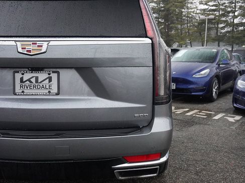 Used 2022 Cadillac Escalade Premium Luxury image 20