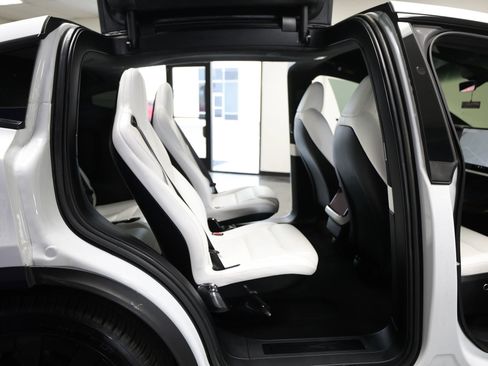 Used 2022 Tesla Model X AWD/4WD image 40