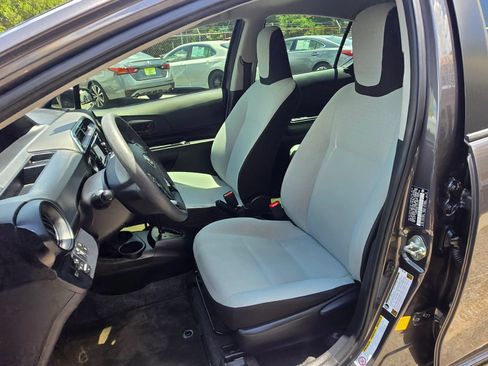 Used 2018 Toyota Prius C One FWD image 6