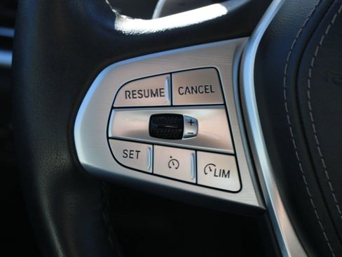 Used 2022 BMW X7 xDrive40i w/ Executive Package image 19