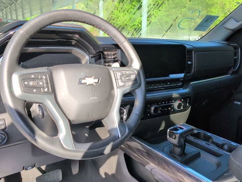 Used 2023 Chevrolet Silverado 1500 LTZ w/ Technology Package image 8