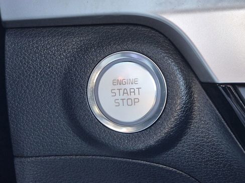 Certified 2025 Kia Telluride S image 28